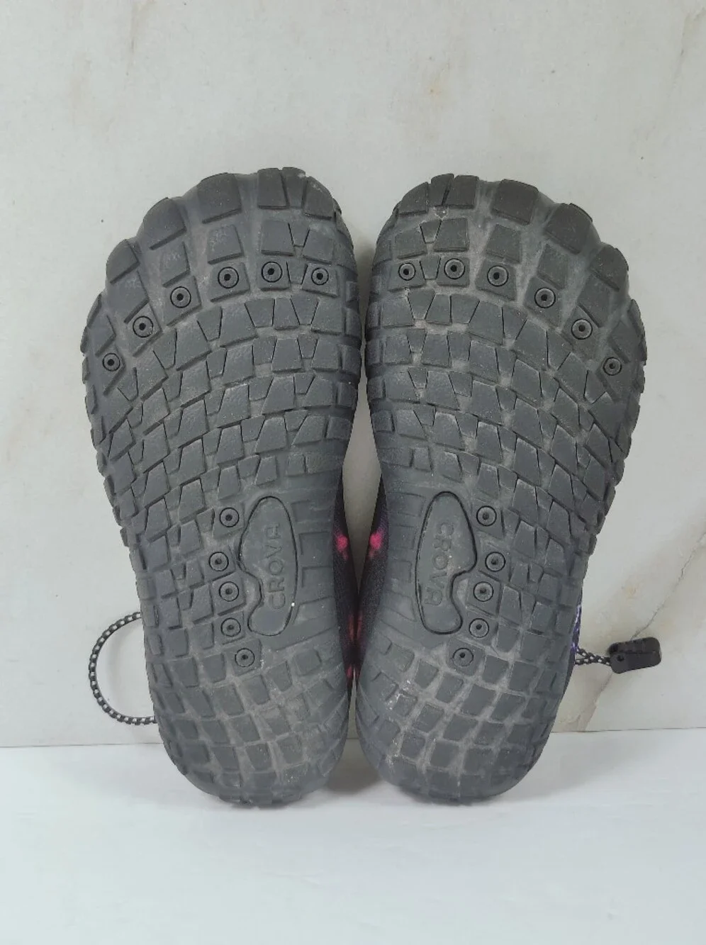 CROVA Kids' Built In Heel Grip Sole Water Shoes, Sz 13